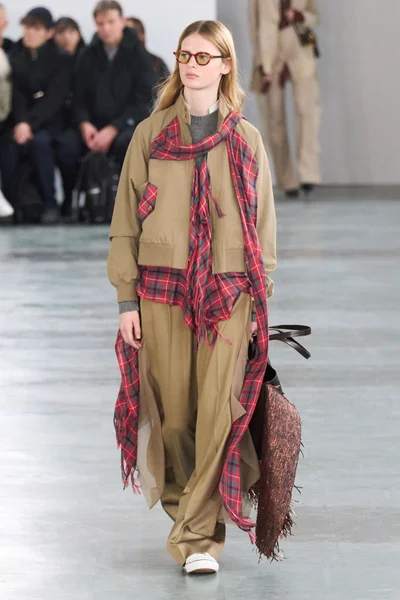 Look 4